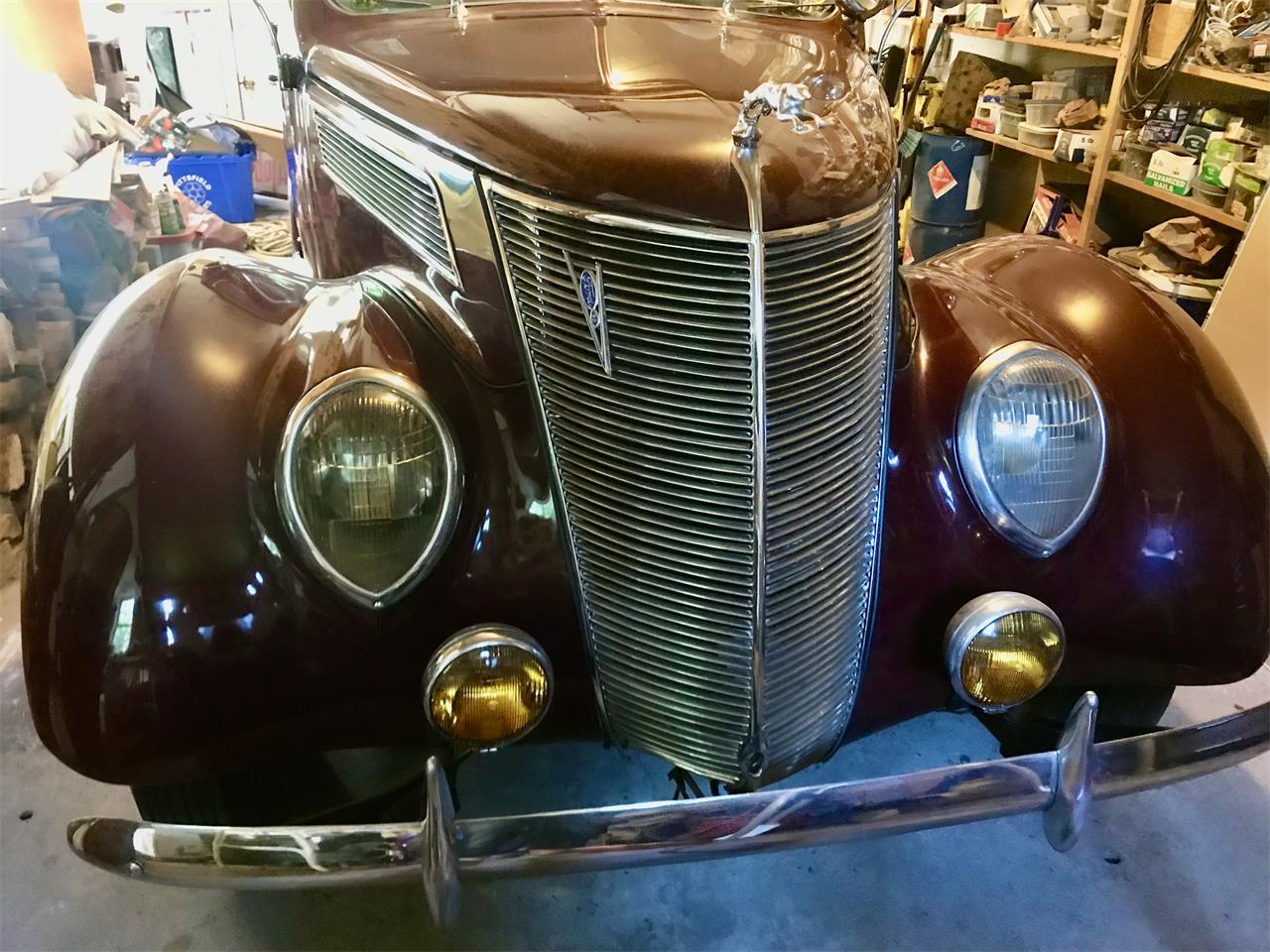 Ford-Deluxe-1937-Bright-Coach-Maroon-Tan-6