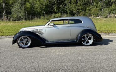 Ford-Deluxe-1939-blacksilver-black-1