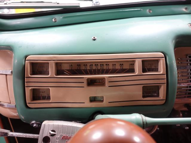 Ford-Deluxe-1940-12