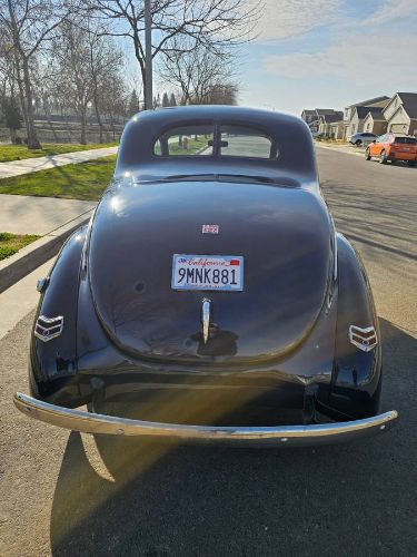 Ford-Deluxe-1940-17