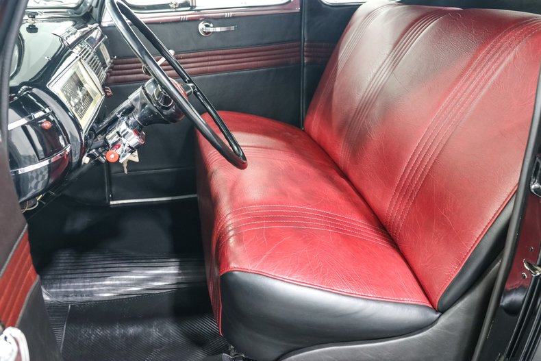 Ford-Deluxe-1940-Black-Black-2