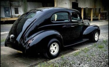 Ford-Deluxe-1940-Black-Black-3