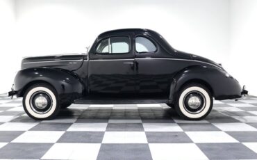 Ford-Deluxe-1940-Black-Black-5