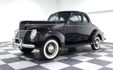 Ford-Deluxe-1940-Black-Black