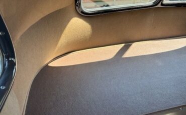 Ford-Deluxe-1940-Black-Tan-14