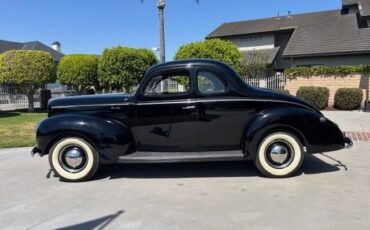 Ford-Deluxe-1940-Black-Tan-18