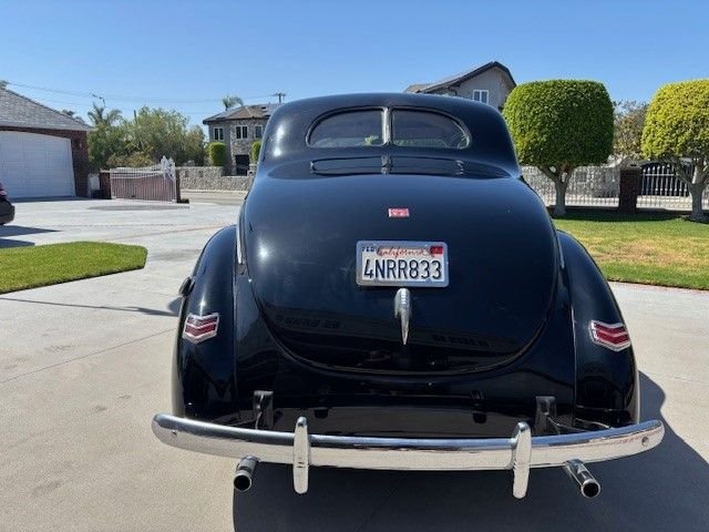Ford-Deluxe-1940-Black-Tan-9