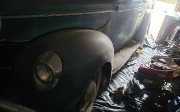 Ford-Deluxe-1940-Blue-1