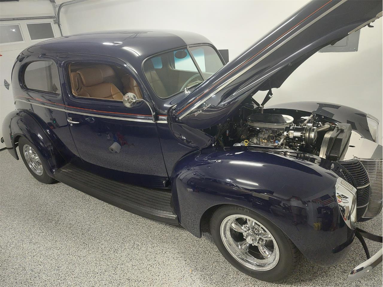 Ford-Deluxe-1940-Blue-Tan-3