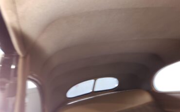 Ford-Deluxe-1940-Blue-Tan-6