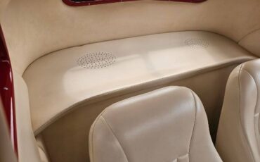 Ford-Deluxe-1940-Bright-Red-Cream-21
