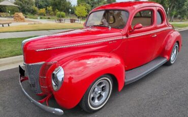 Ford-Deluxe-1940-Bright-Red-Cream-4