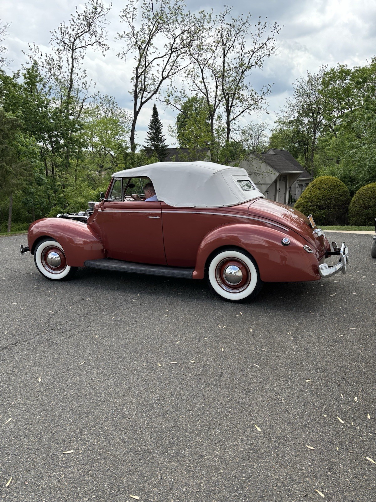 Ford-Deluxe-1940-Convertible-1