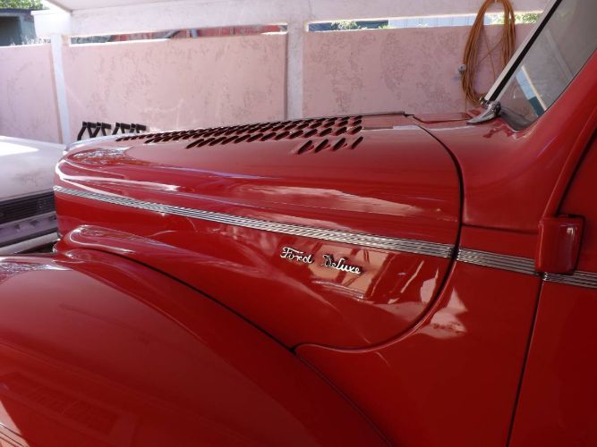 Ford-Deluxe-1940-Red-4