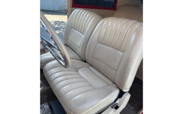 Ford-Deluxe-1940-Red-Tan-16