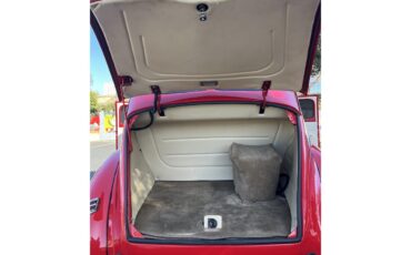Ford-Deluxe-1940-Red-Tan-18