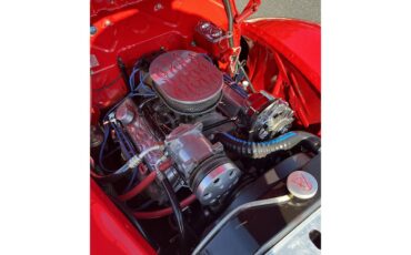 Ford-Deluxe-1940-Red-Tan-5