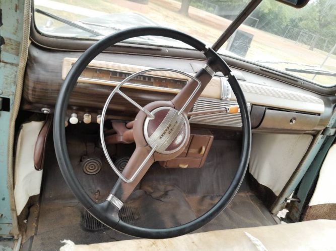 Ford-Deluxe-1941-5