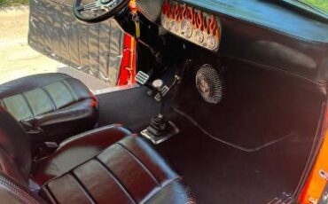 Ford-Deluxe-1941-Custom-2