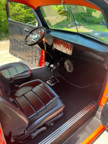 Ford-Deluxe-1941-Custom-2