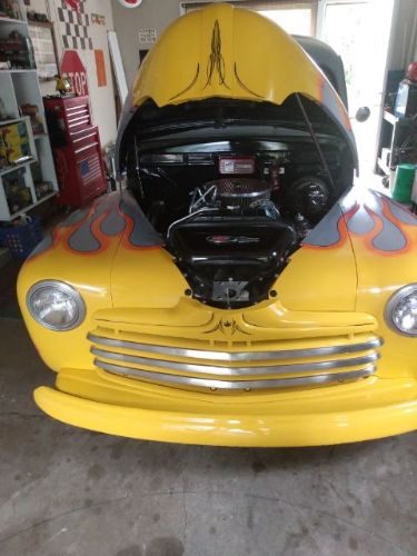 Ford-Deluxe-1946-Custom-2