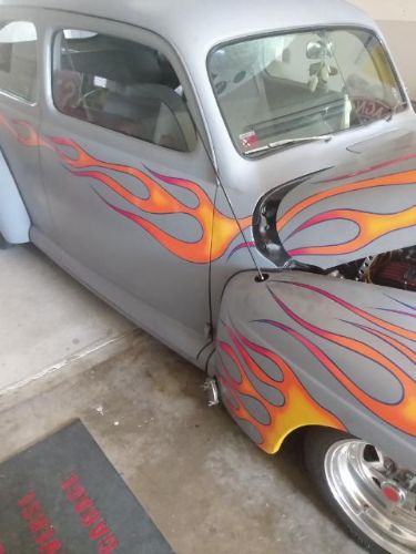 Ford-Deluxe-1946-Custom-3