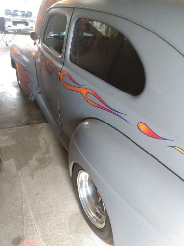 Ford-Deluxe-1946-Custom-7