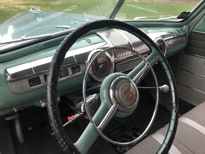 Ford-Deluxe-1946-Robin-Egg-Blue-Gray-8