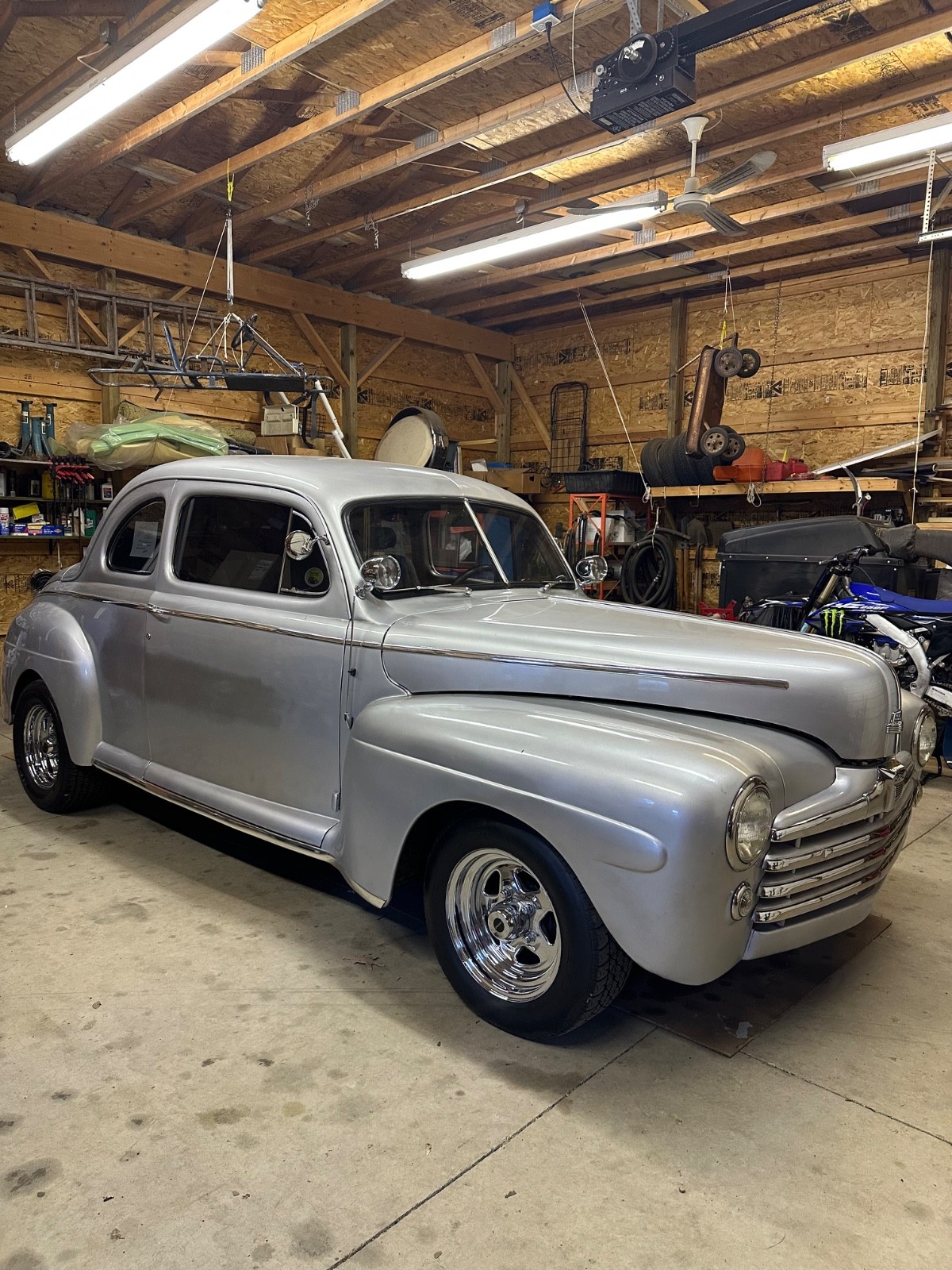 Ford Deluxe 1948 Coupe