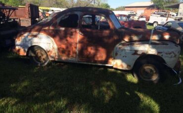 Ford-Deluxe-1948-Gray-Primer-3