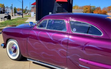 Ford-Deluxe-1949-Fantasia-Fantasia-and-white-2
