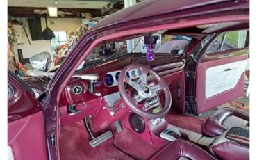 Ford-Deluxe-1949-Fantasia-Fantasia-and-white-3