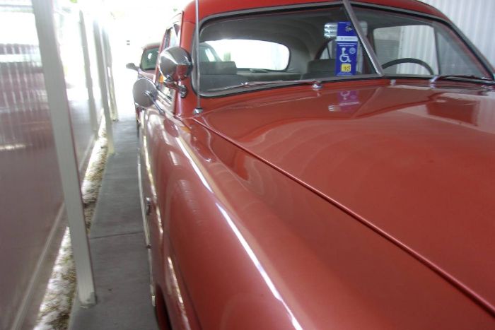 Ford-Deluxe-1951-Custom-4