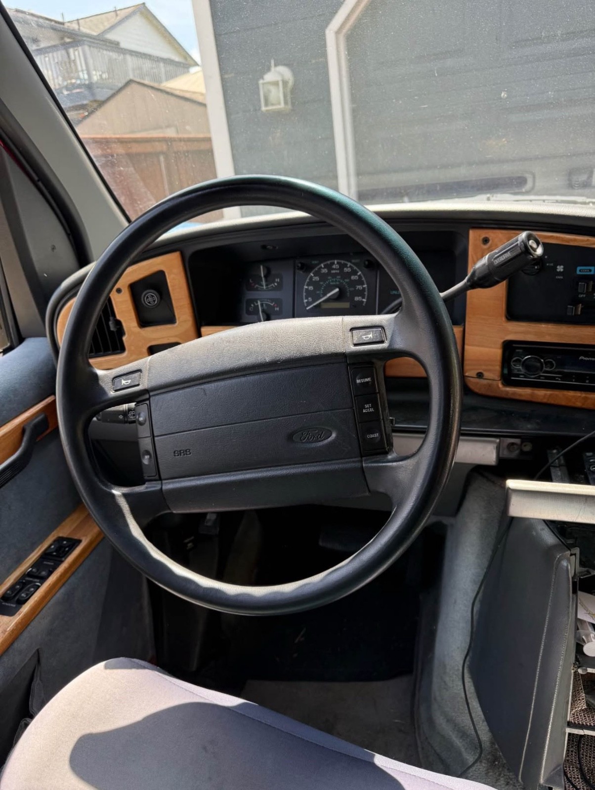 Ford-E-150-Econoline-1993-8