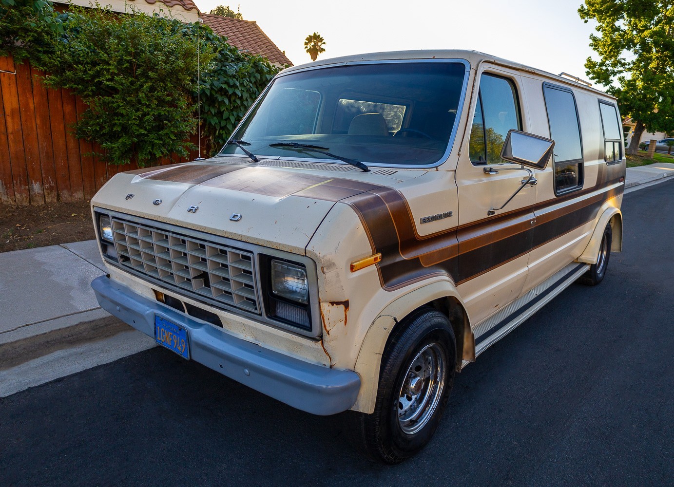 Ford-E-Series-Van-1982-Extended-Passenger-Van-1