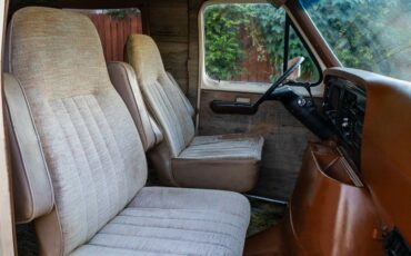 Ford-E-Series-Van-1982-Extended-Passenger-Van-12