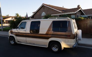 Ford-E-Series-Van-1982-Extended-Passenger-Van-3