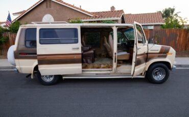 Ford-E-Series-Van-1982-Extended-Passenger-Van-9