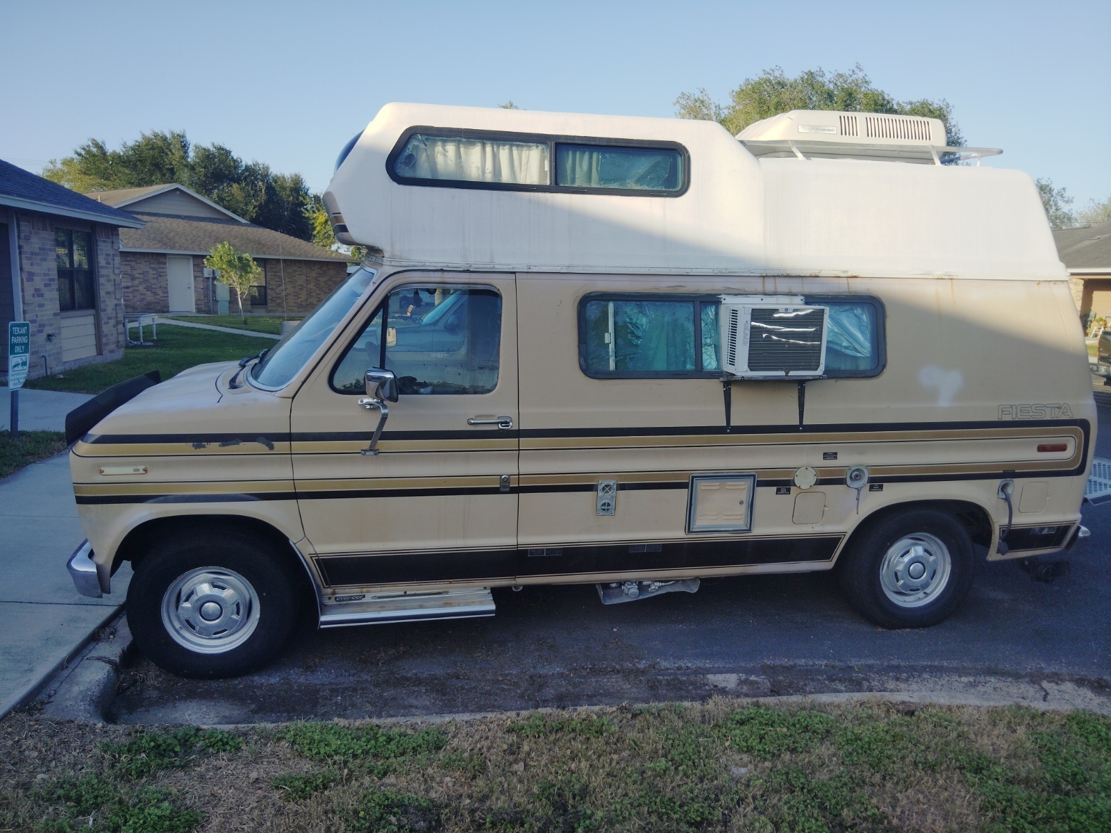 Ford-E-Series-Van-1986-Van-Camper-1