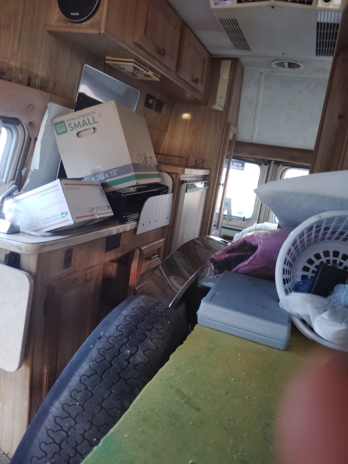 Ford-E-Series-Van-1986-Van-Camper-10
