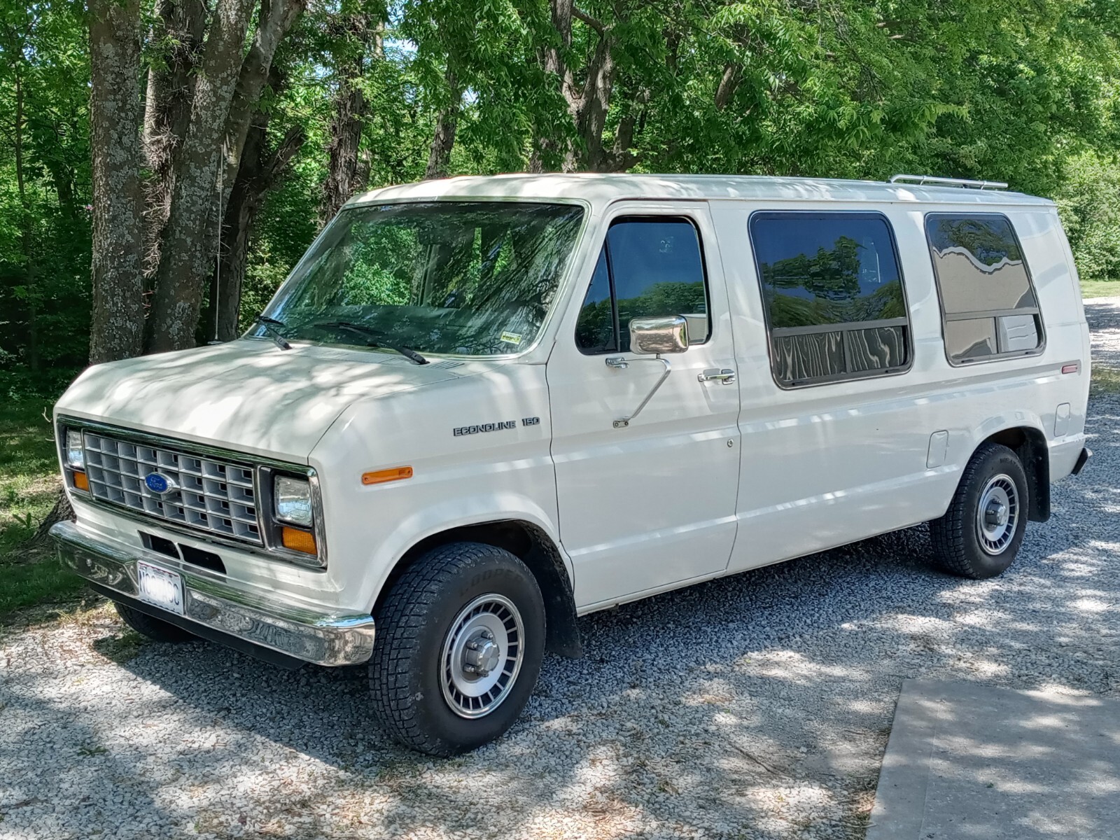 Ford-E-Series-Van-1990-Standard-Passenger-Van