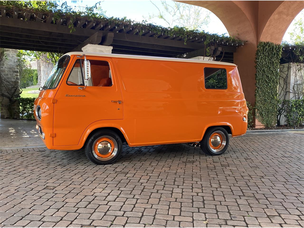 Ford-Econoline-1964-Orange-Orange-amp-White-1