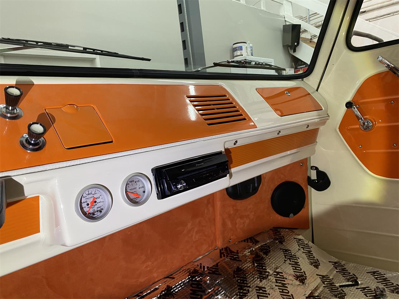 Ford-Econoline-1964-Orange-Orange-amp-White-32