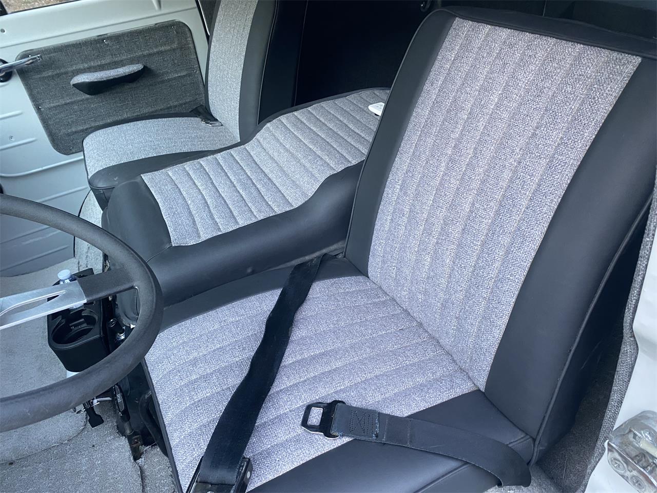 Ford-Econoline-1967-Grey-Black-and-gray-10