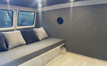 Ford-Econoline-1967-Grey-Black-and-gray-14