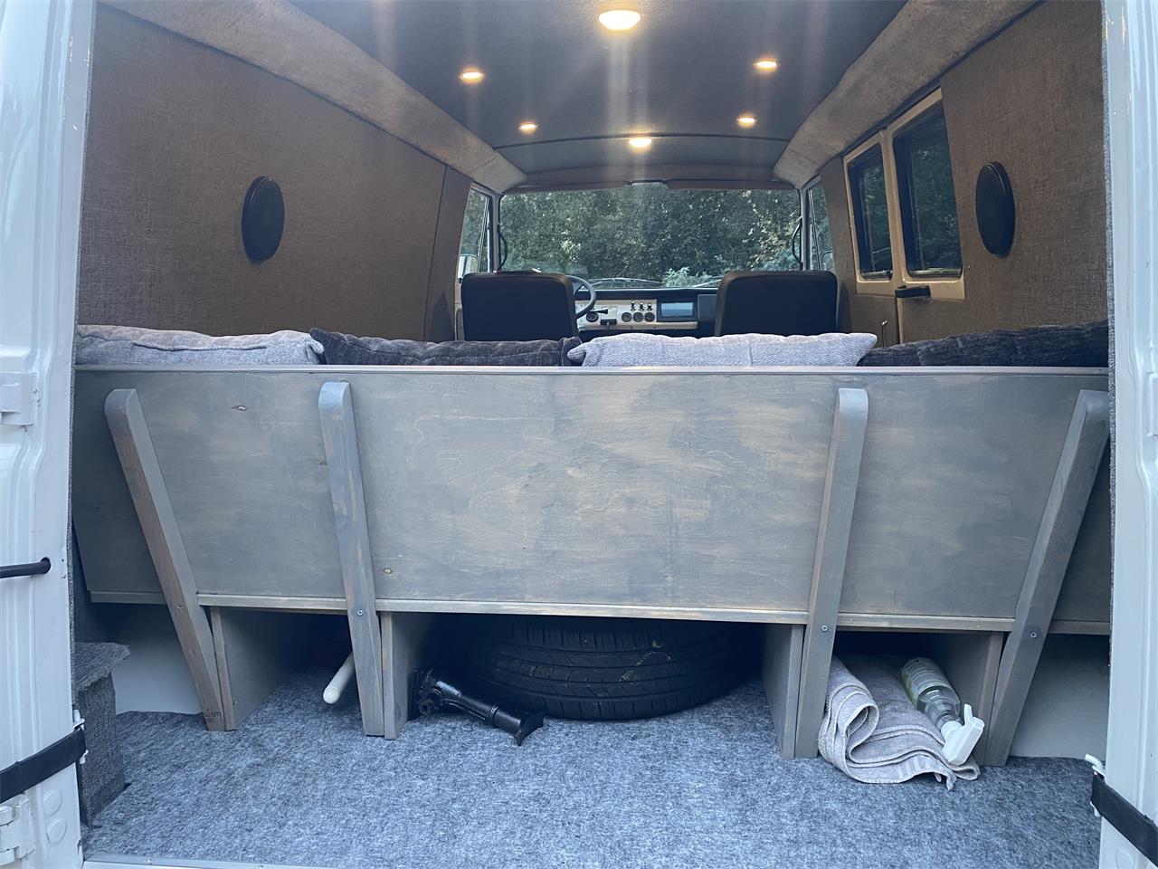 Ford-Econoline-1967-Grey-Black-and-gray-17