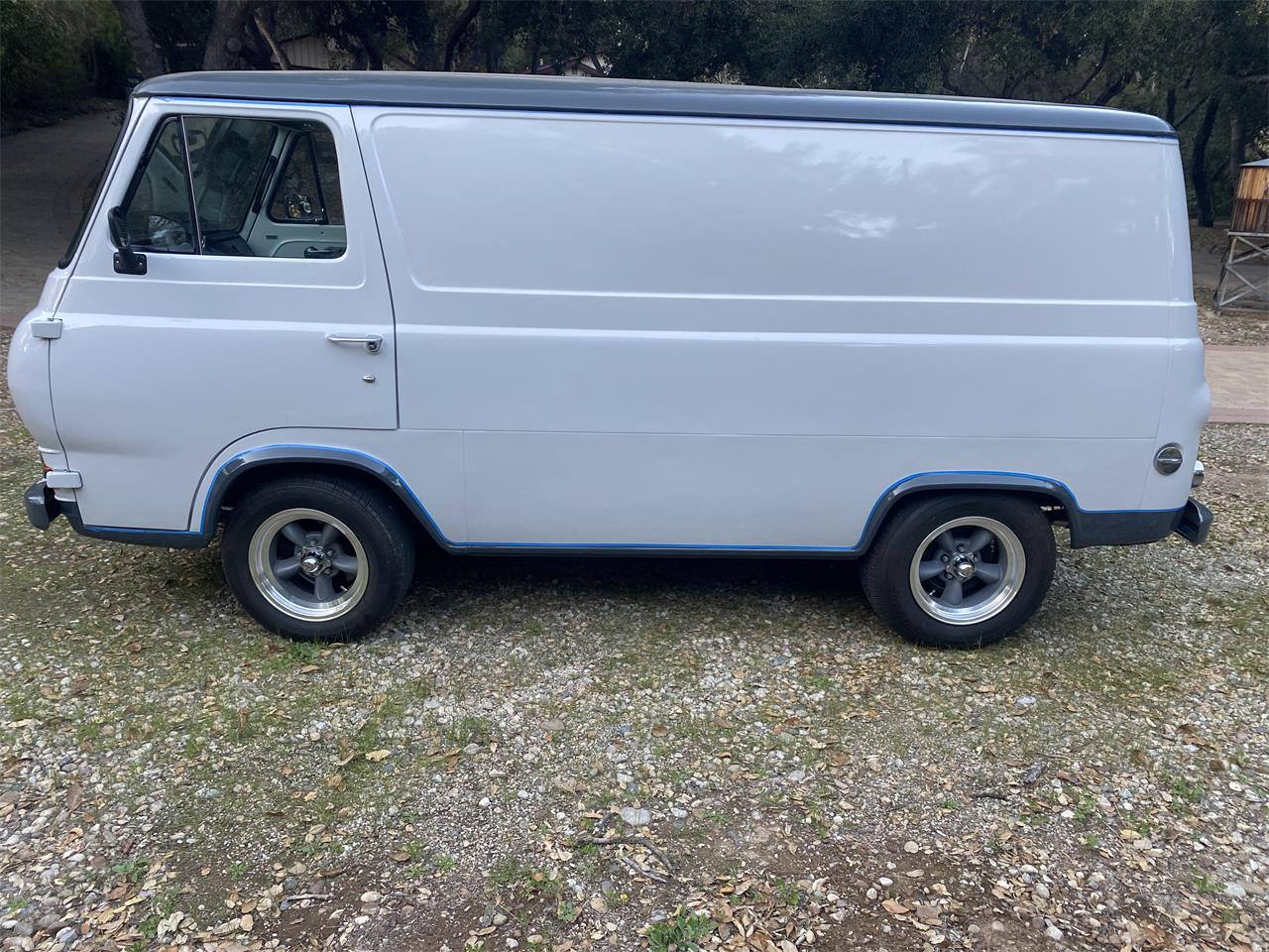 Ford-Econoline-1967-Grey-Black-and-gray-2