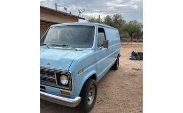 Ford-Econoline-1976-Light-Blue-Blue-and-Brown-3