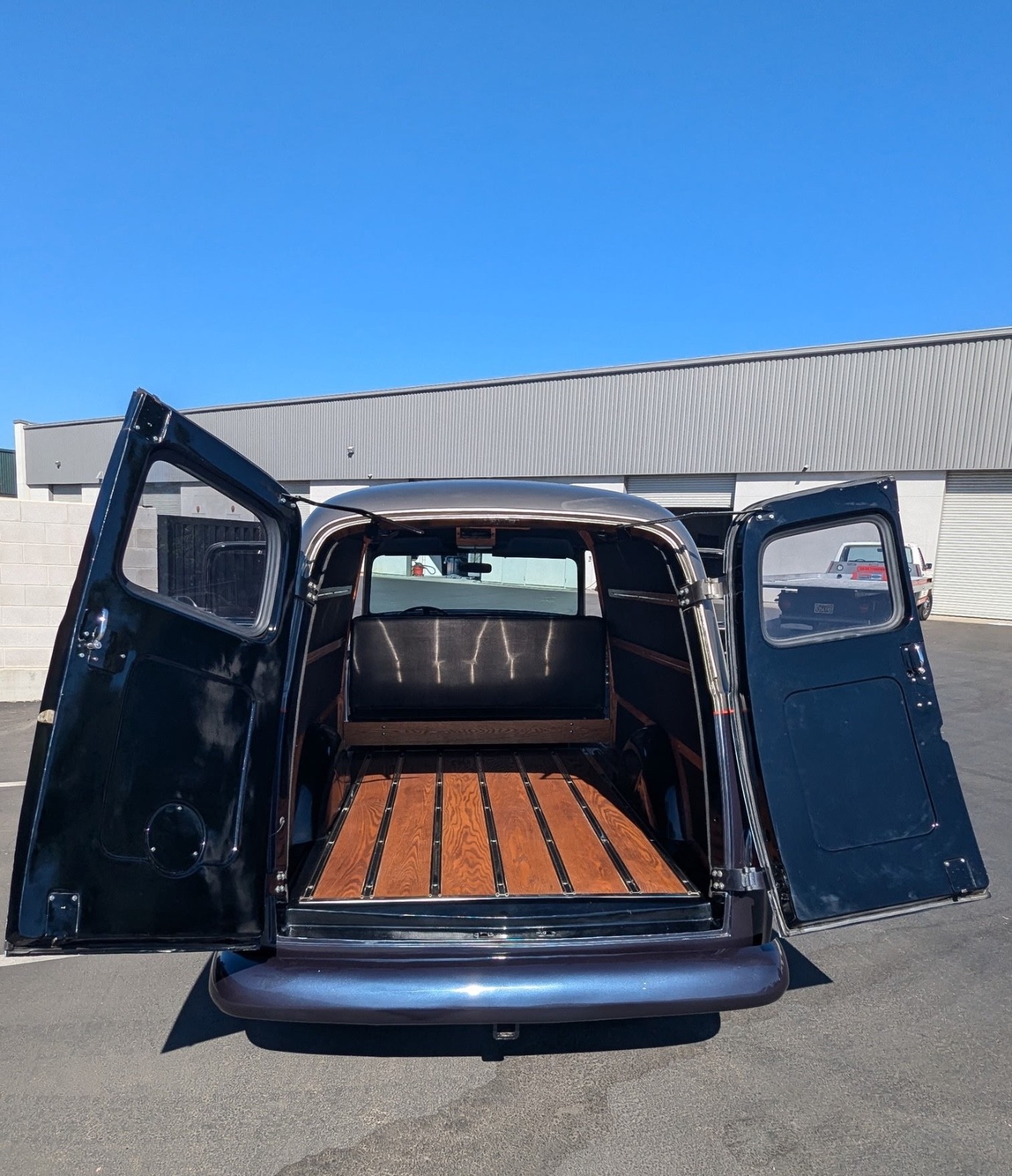 Ford-F-100-1953-Standard-Cab-Pickup-13