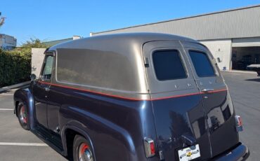 Ford-F-100-1953-Standard-Cab-Pickup-2